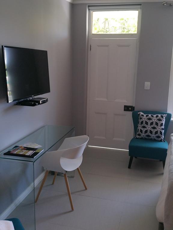 Bed and Breakfast The Vibe Dorp Street Стелленбос Экстерьер фото